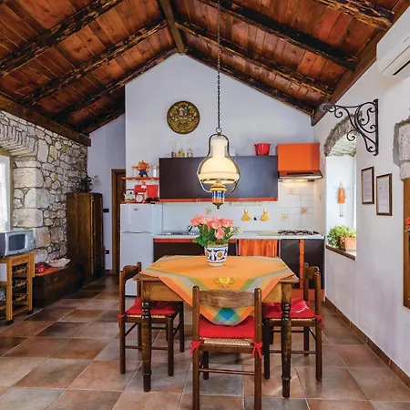 Gorgeous In With Kitchen Semesterbostad *